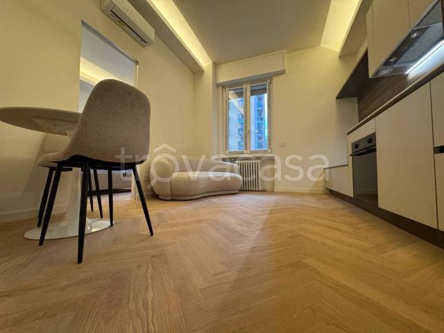 Appartamento in affitto a Municipio 6, Milano
