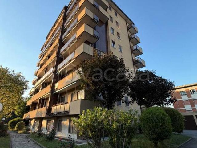 Appartamento in affitto a Municipio 4, Milano