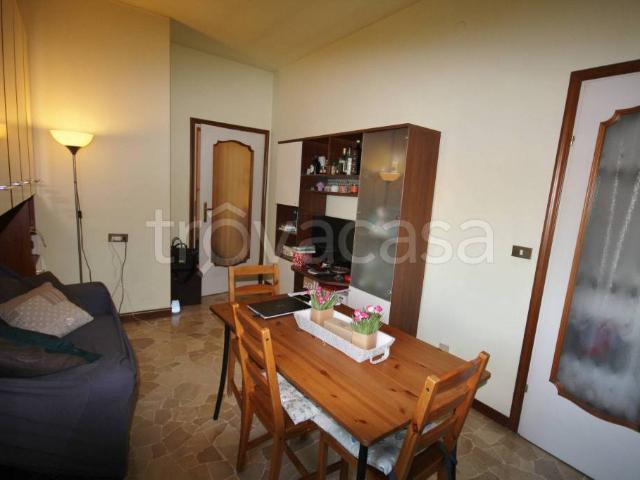 Appartamento in affitto a Municipio 4, Milano