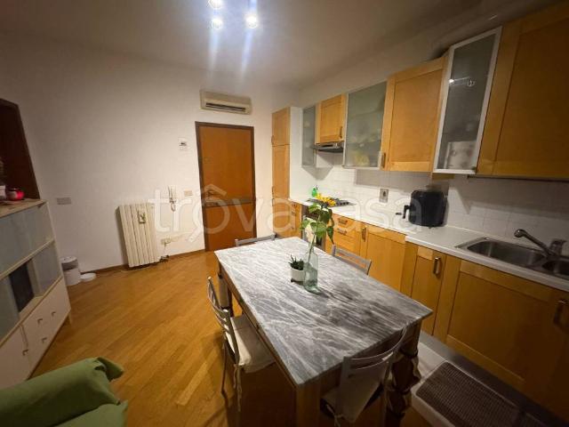 Appartamento in affitto a Modena, Reggio Emilia