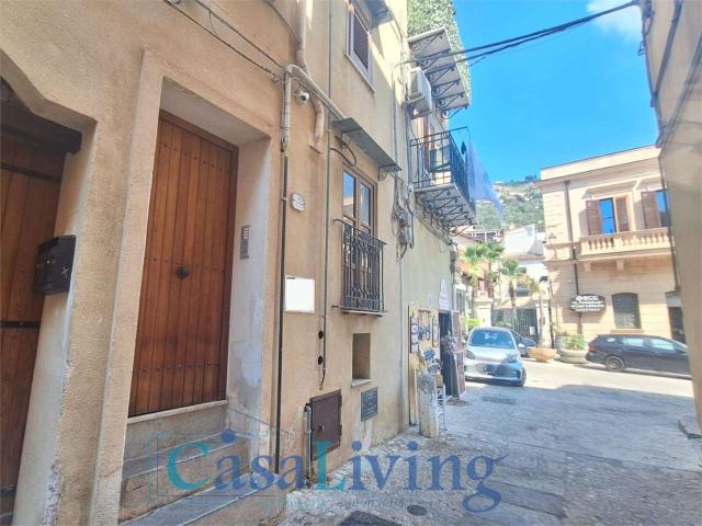 Appartamento in affitto a Aquino, Monreale