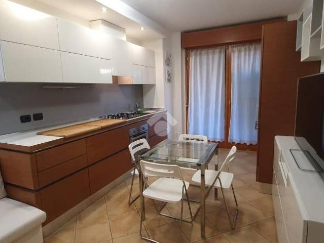 Appartamento in affitto a Cederna, Monza