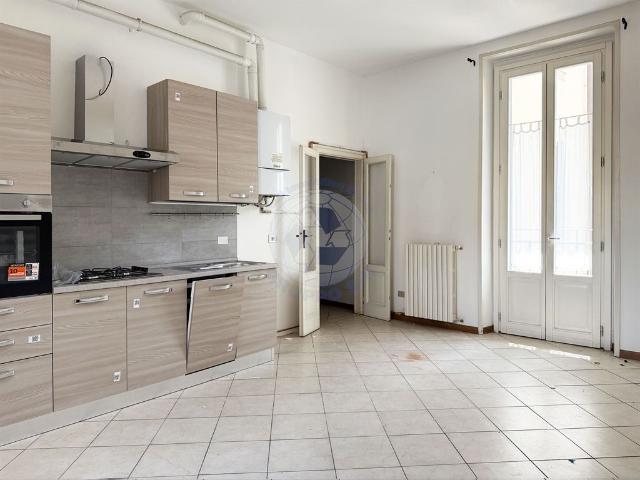 Appartamento in affitto a Centro, Monza