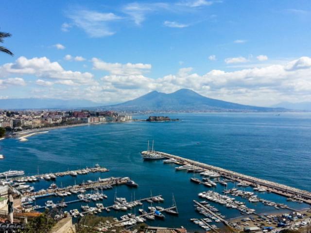 Appartamento in affitto a Municipalità 2, Campania