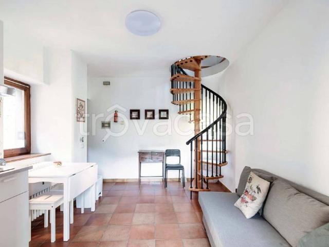 Appartamento in affitto a Nesso, Lombardia