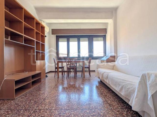 Appartamento in affitto a Pavia, Lombardia
