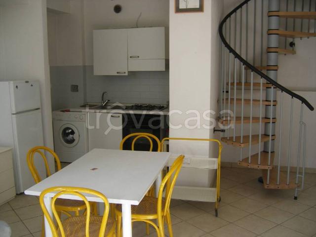 Appartamento in affitto a Santa Lucia, Cenerente