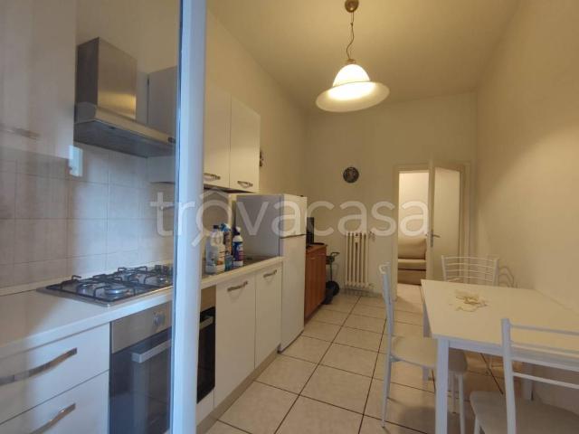 Appartamento in affitto a Centro Direzionale, Prato