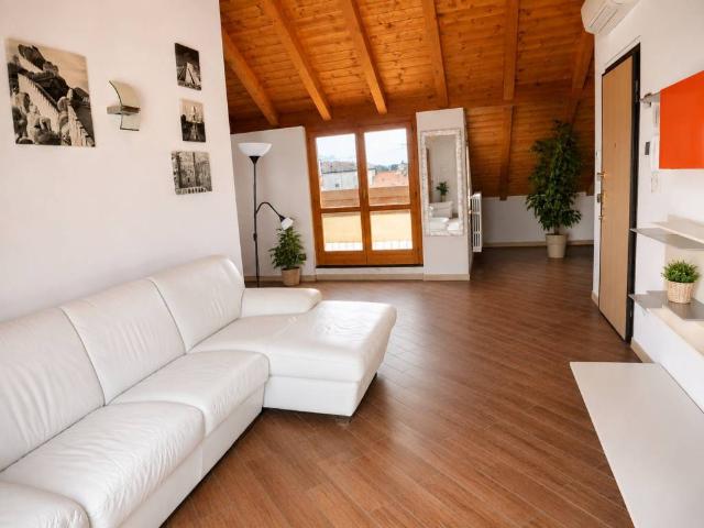 Appartamento in affitto a Lucernate, Rho