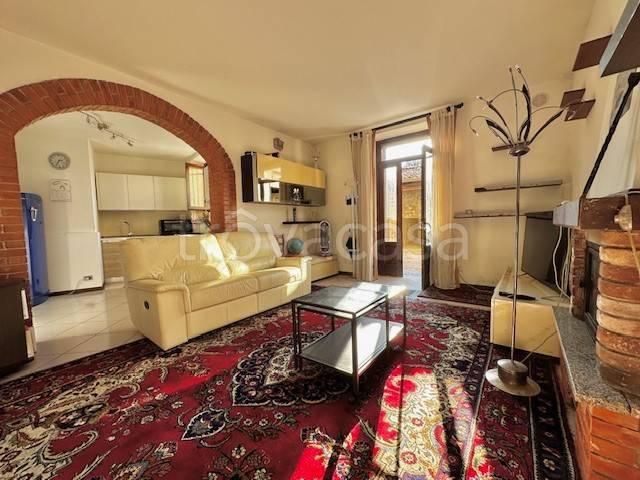 Appartamento in affitto a Volciano, Roè Volciano