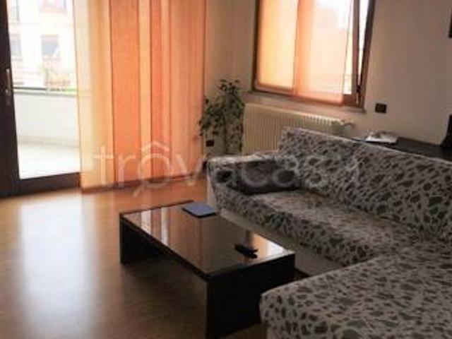 Appartamento in affitto a Campo Sportivo-Colombara, Saronno