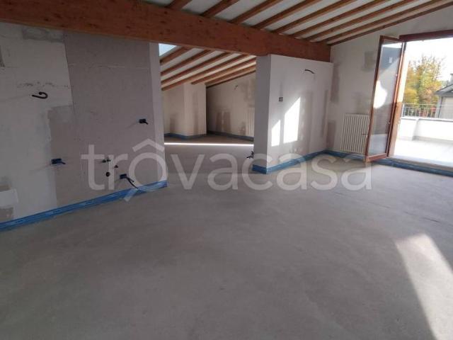 Appartamento in vendita a Biassono, Lombardia