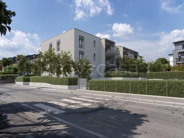 Appartamento in vendita a Bizzarone, Lombardia