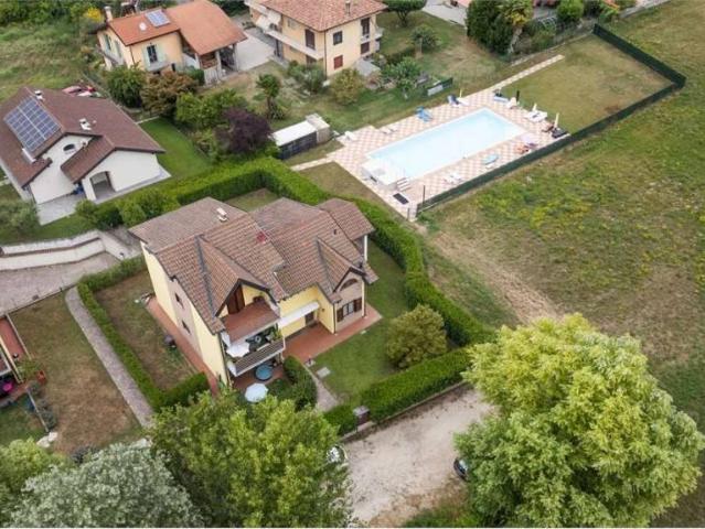 Appartamento in vendita a Campaccino, Angera