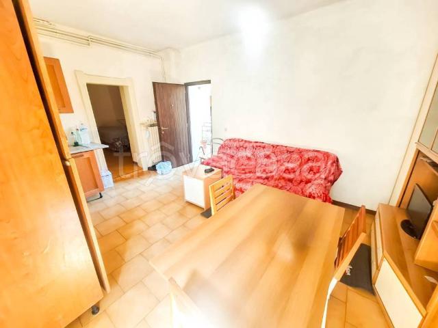 Appartamento in vendita a Calcinate, Lombardia
