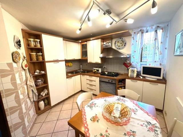 Appartamento in vendita a Carrara, Toscana