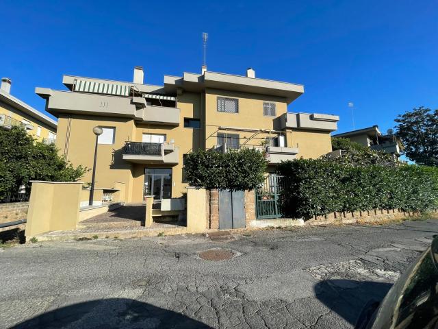 Appartamento in vendita a Poggio dell'Asino, Roma Capitale