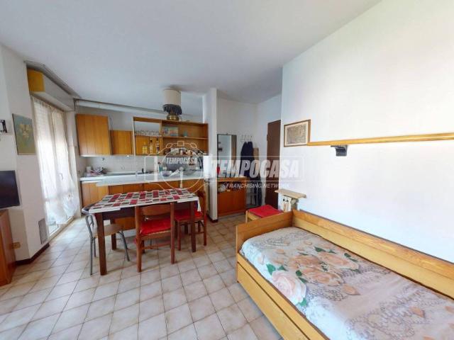 Appartamento in vendita a Cesano Maderno, Lombardia
