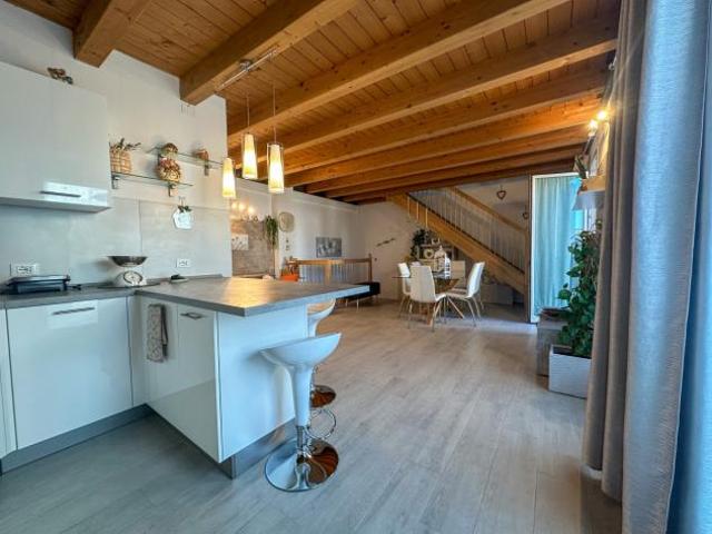 Appartamento in vendita a Cormons, Friuli-Venezia Giulia