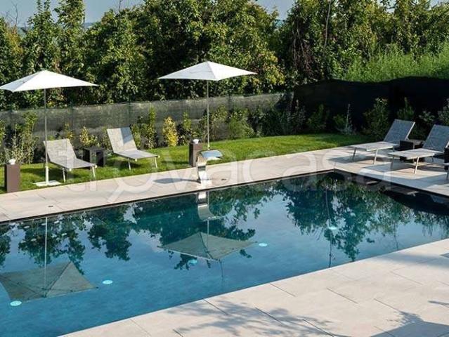 Appartamento in vendita a Desenzano Del Garda, Lombardia