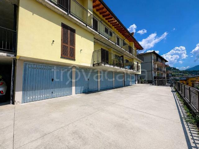 Appartamento in vendita a Comunità Montana della Valle Brembana, Dossena