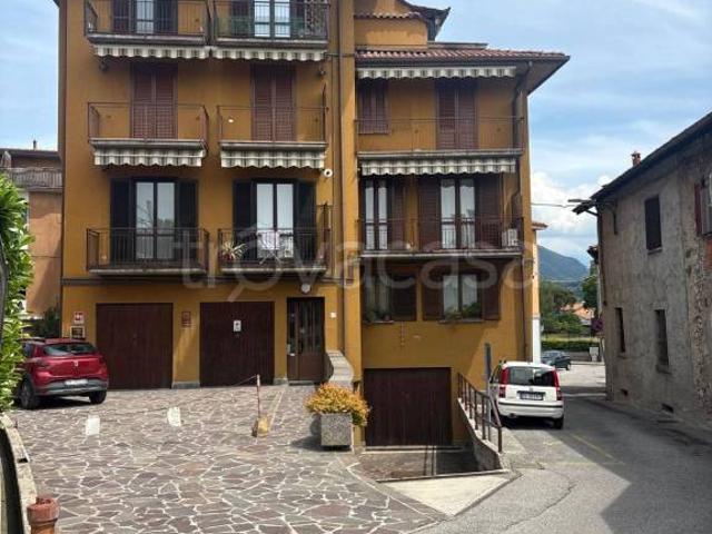 Appartamento in vendita a Buccinigo, Erba