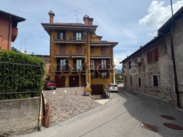 Appartamento in vendita a Buccinigo, Erba
