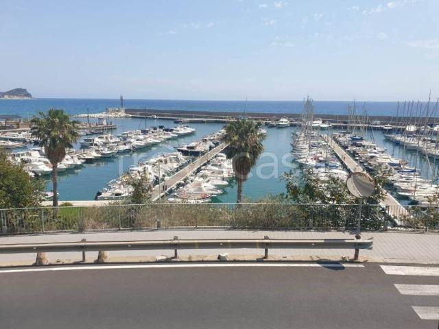 Appartamento in vendita a Finale Ligure, Liguria