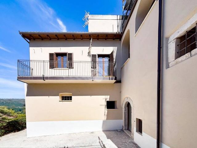 Appartamento in vendita a Tornimparte, Abruzzo