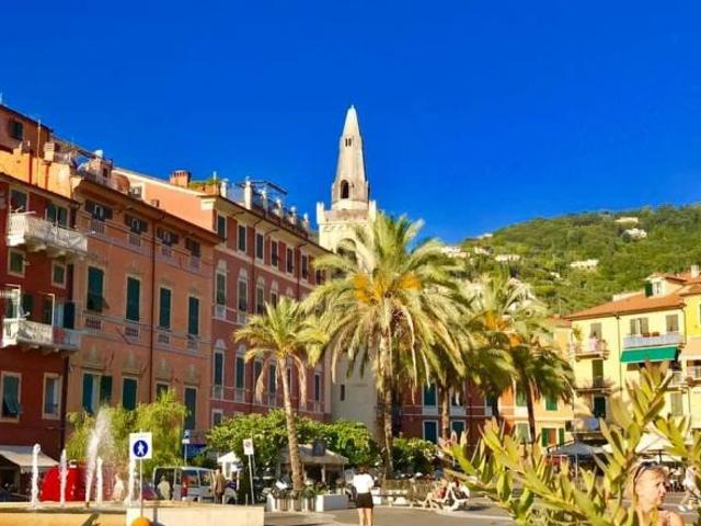 Locale Commerciale in vendita a Lerici, Liguria