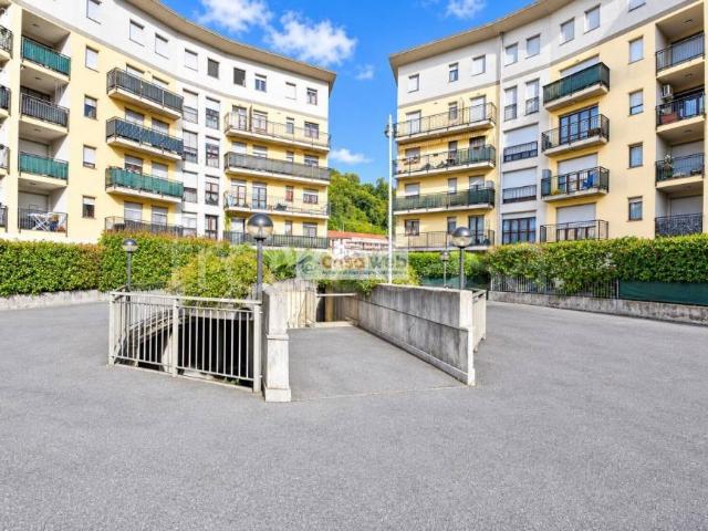 Appartamento in vendita a Luino, Varese