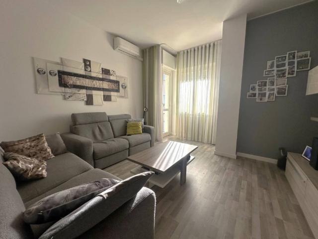 Appartamento in vendita a Macherio, Lombardia