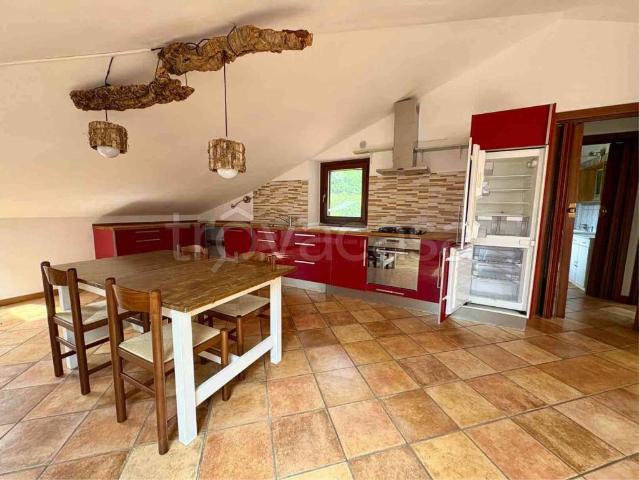 Appartamento in vendita a Missaglia, Lombardia