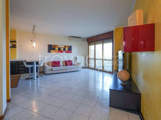 Appartamento in vendita a Osio Sotto, Lombardia