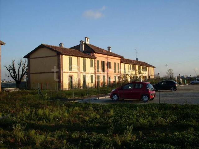 Appartamento in vendita a Pavia, Lombardia