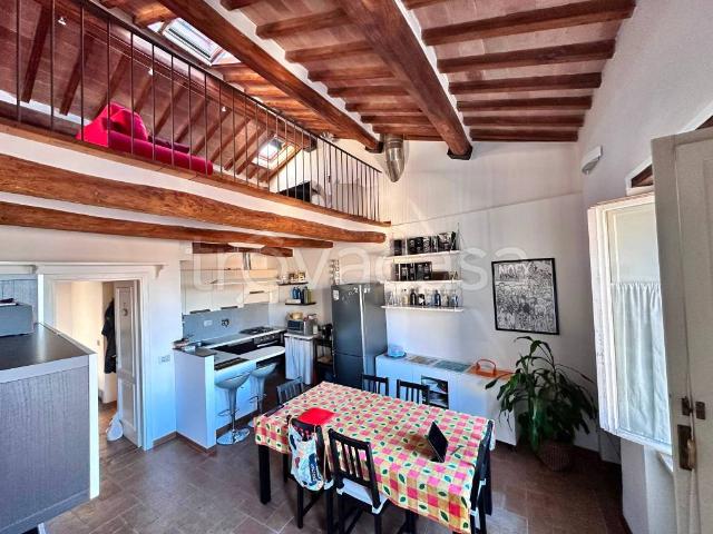 Appartamento in affitto a Sant'Erminio, Cenerente