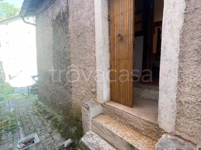 Appartamento in vendita a Roccacerro, Tagliacozzo