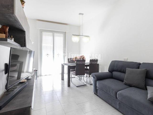 Appartamento in vendita a Solaro, Lombardia