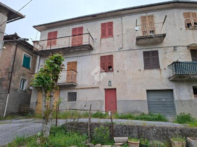 Appartamento in vendita a Vobbia, Liguria