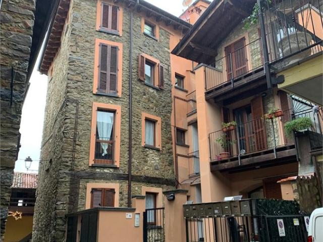 Appartamento in vendita a Colle Brianza, Lombardia