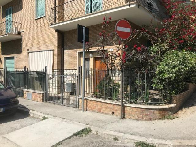 Appartamento in affitto a Tribunale, Marche