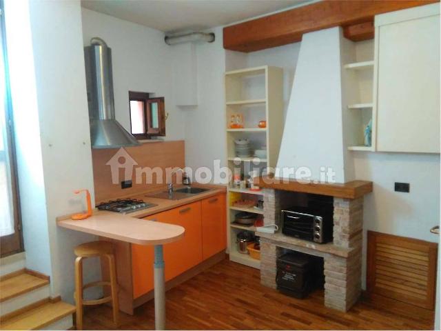 Appartamento in affitto a Sant'Erminio, Cenerente