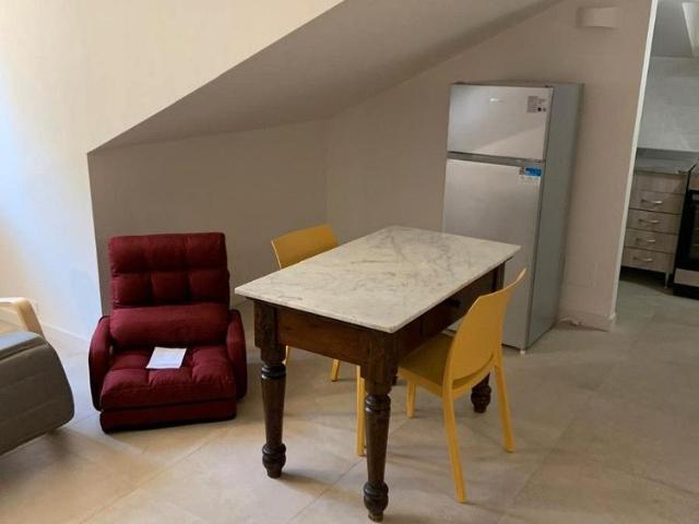 Appartamento in affitto a Ponte di Pietra, Pavia