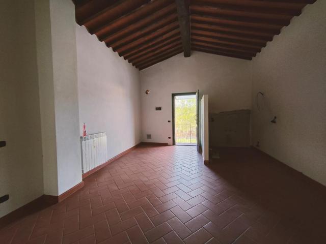Appartamento in vendita a Collesalvetti, Toscana