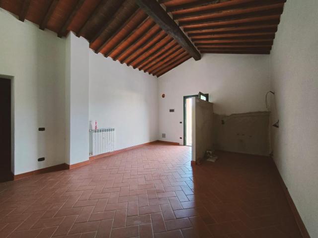 Appartamento in vendita a Collesalvetti, Toscana