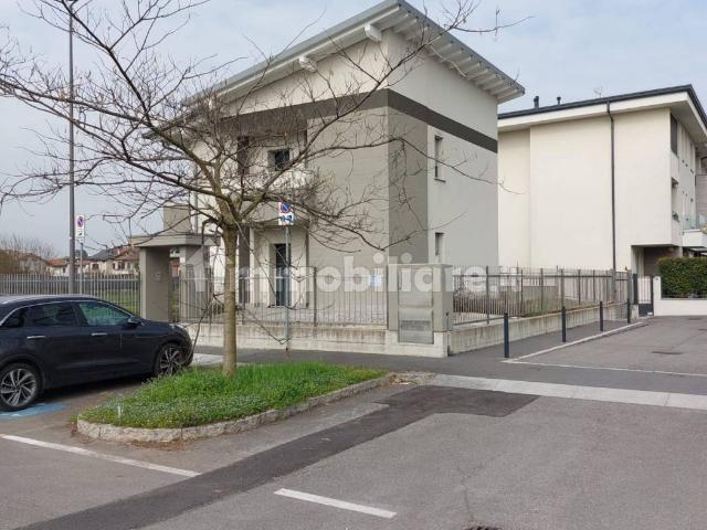 Appartamento in affitto a Cernusco Sul Naviglio, Lombardia