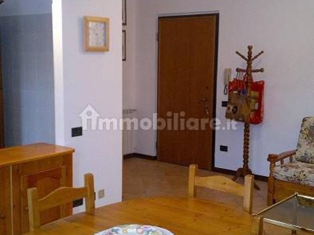 Appartamento in affitto a Meina, Novara