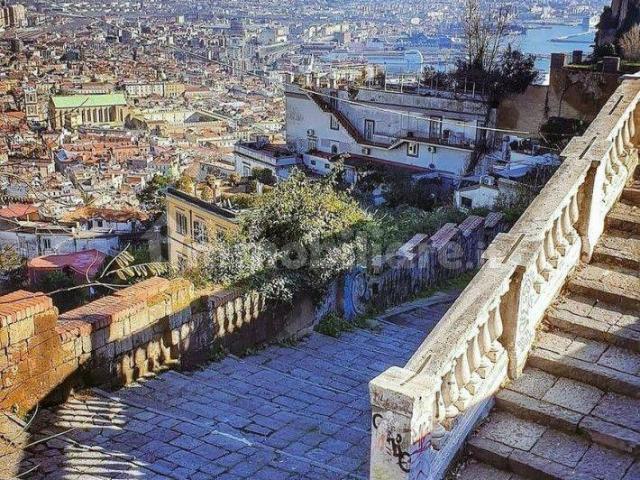 Appartamento in affitto a Municipalità 2, Campania