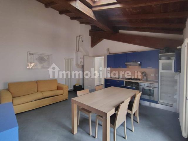 Appartamento in affitto a San Prospero città, Re
