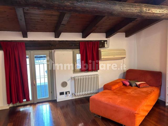 Appartamento in affitto a Città Alta, Bergamo